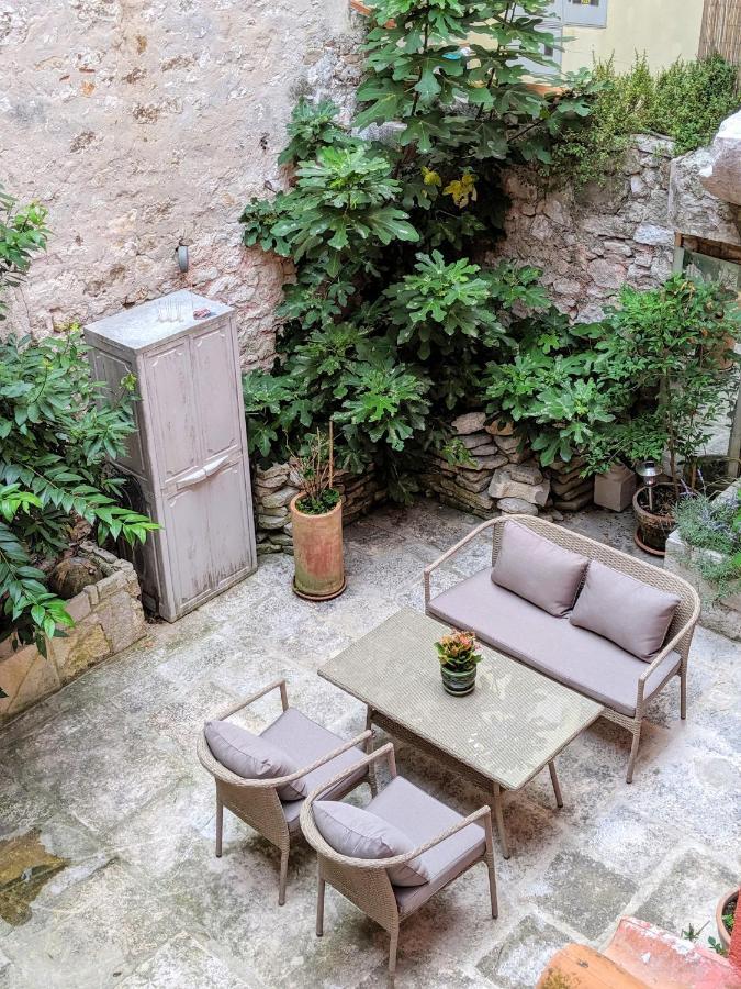 Private Courtyard Medieval Stone Home In Old Town Ровинь Экстерьер фото